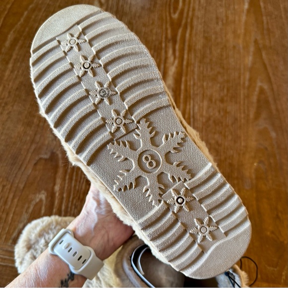 NWT tan AJC Slater faux fur short boots, marked 8 but fit an 8.5 - Picture 7 of 10